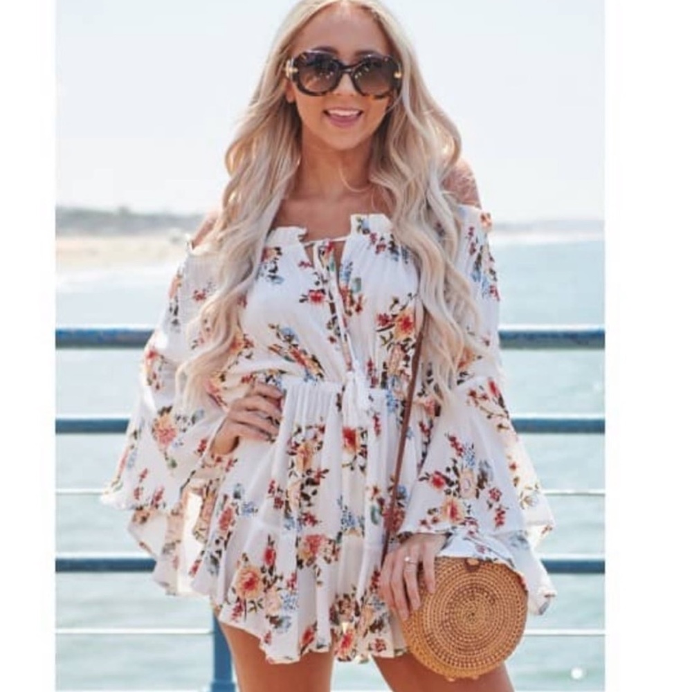 NanaMacs blue b breezy blooms floral romper (off white) SMALL